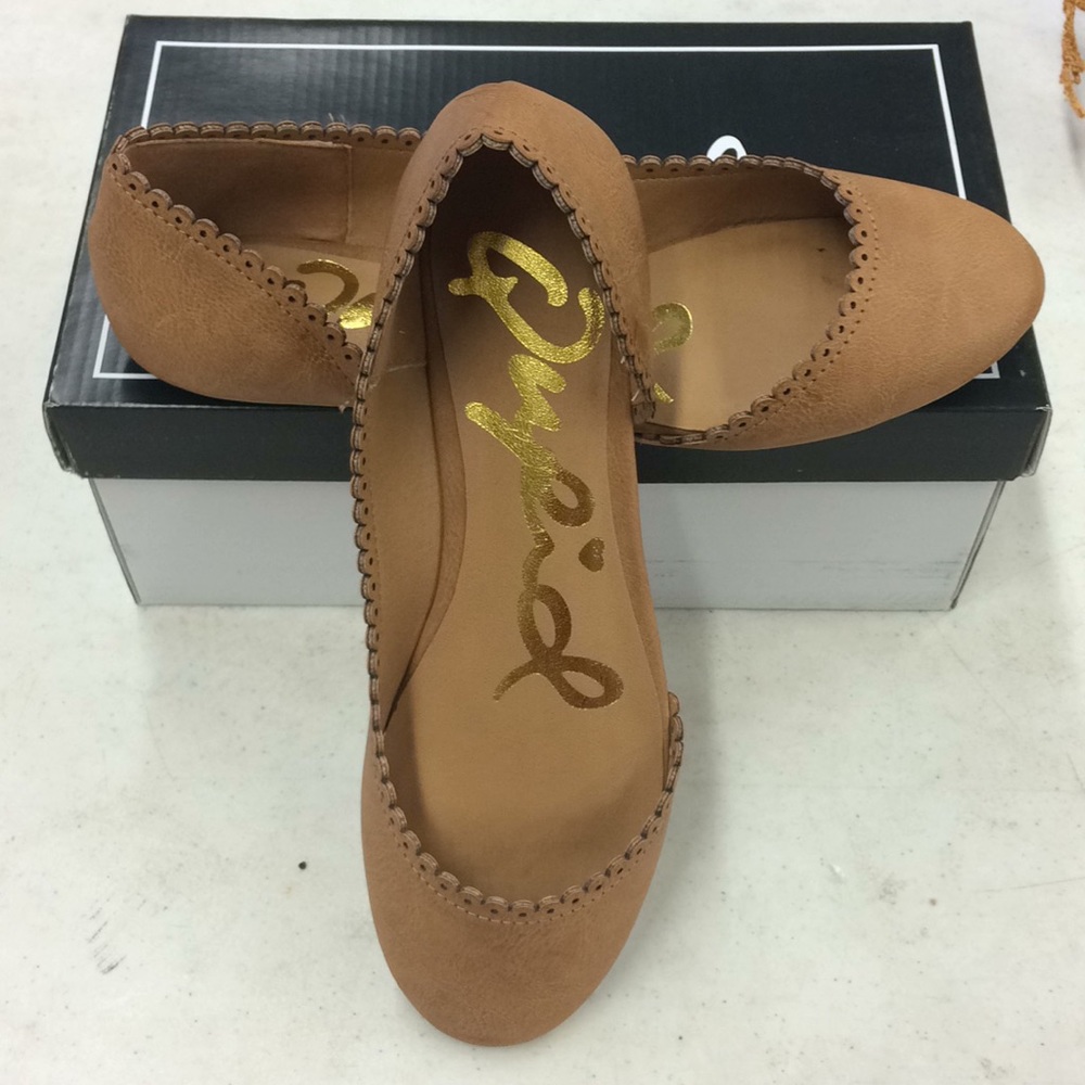 NIB Camel Scallop Flats!